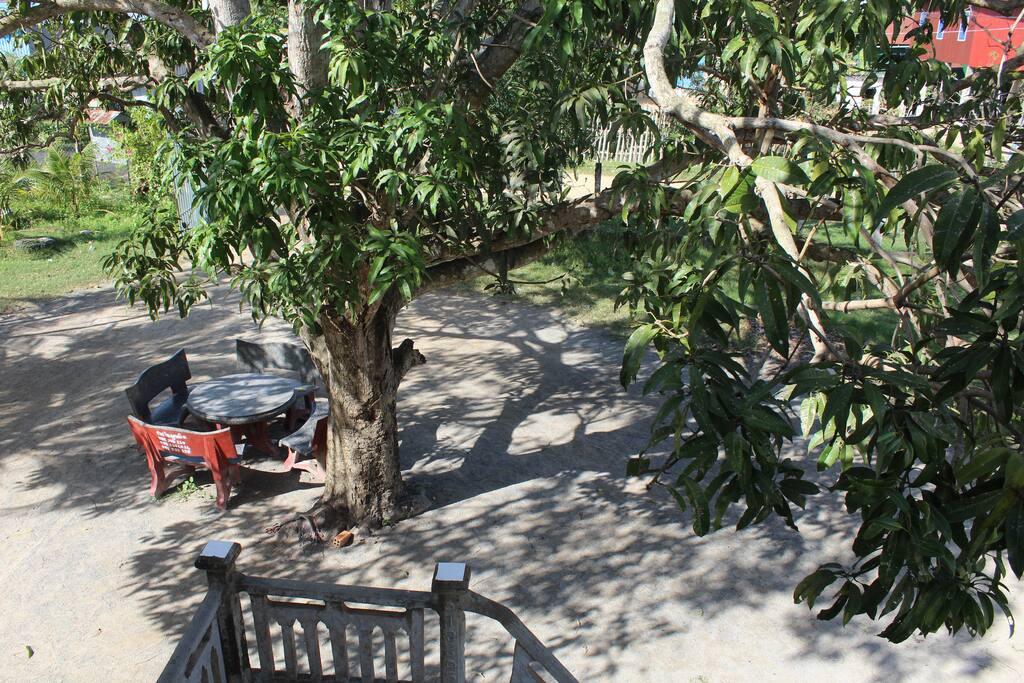 The view from the little balcony in front of your room. Inviting, isn't it?