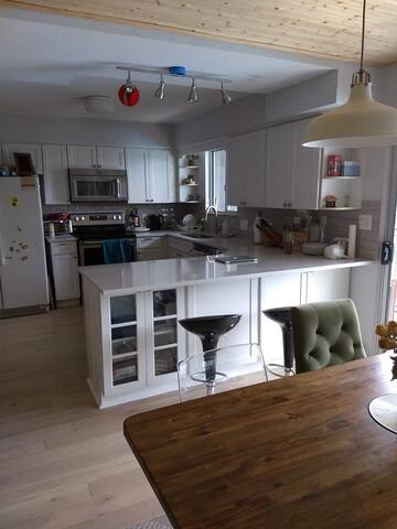 Lake Views…Walk to Downtown and Congress gallery image 4