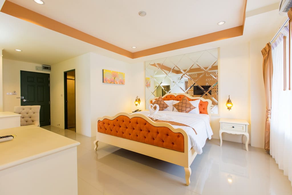 Deluxe Double-Bed