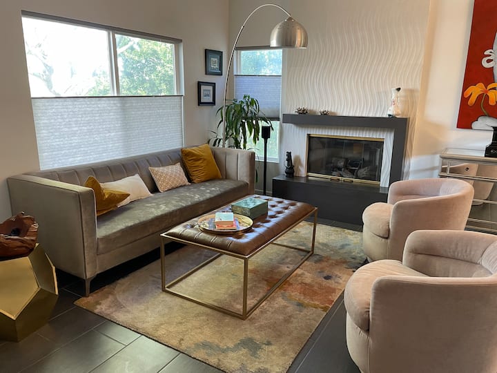 Chic Desert Escape - Close To Downtown - Palm Springs, CA