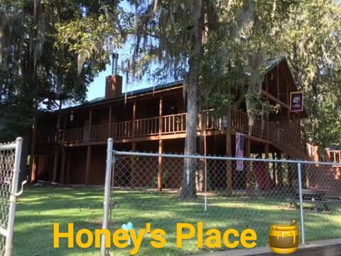Honey's Place Caddo Lake Karnack Tx waterfront