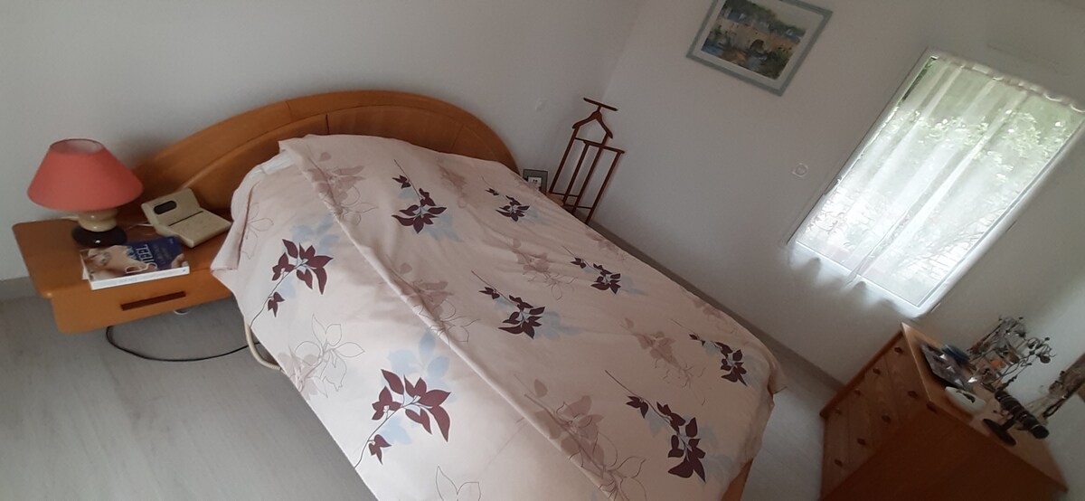 საძინებელი 1