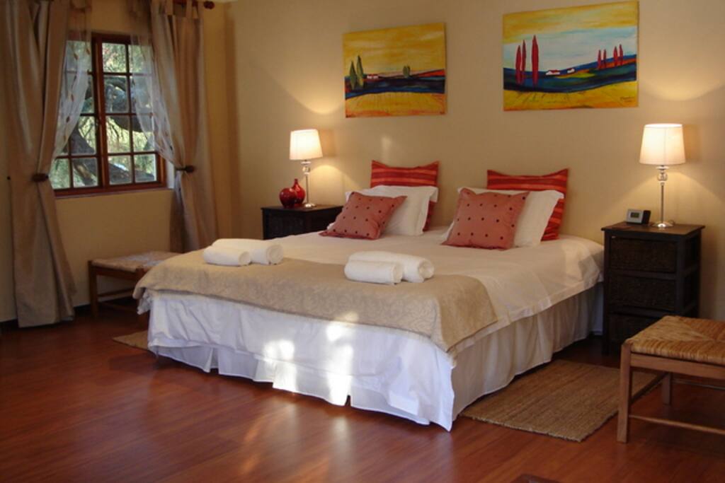 2 Single or 1 King size bed