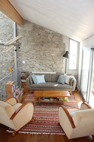 Charming and very spacious house with quiet garden gallery image 5