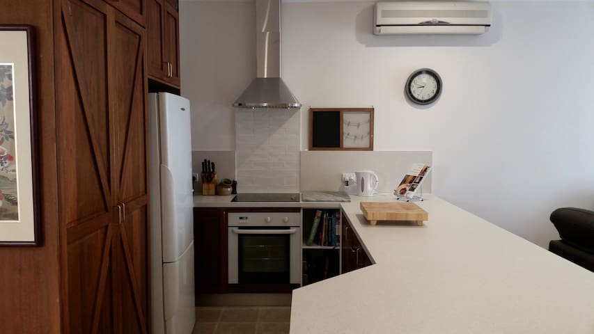 Agapanthus Cottage, Tuggeranong