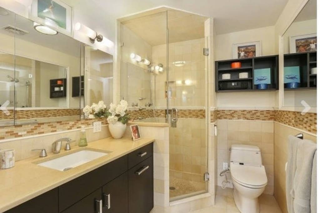 BATHROOM #1