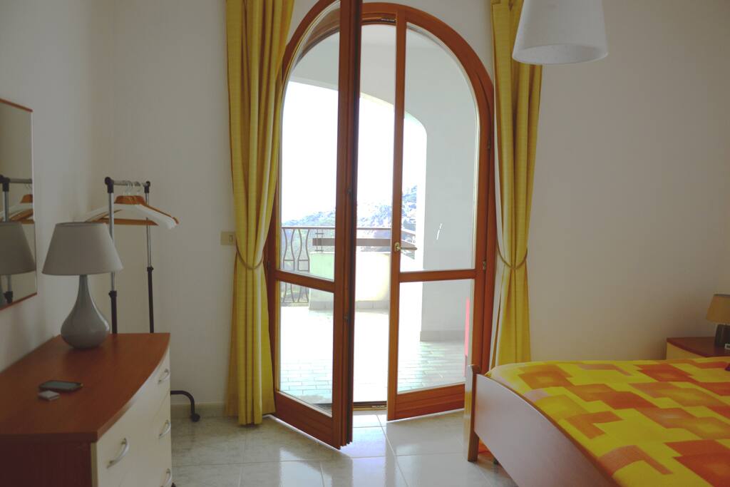 L'interno della camera
