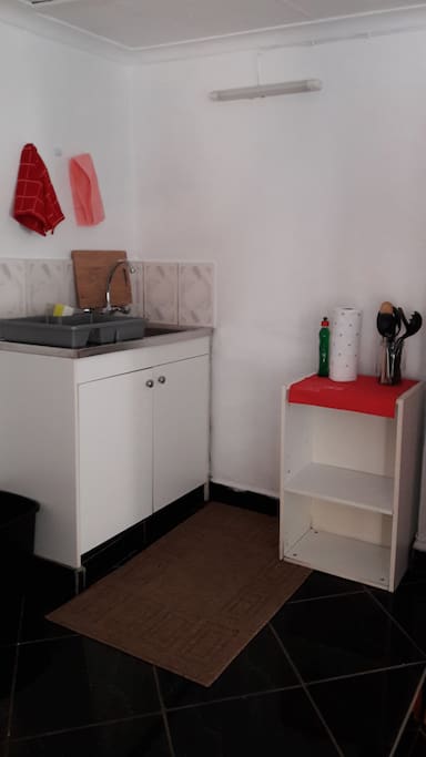 Kitchenette close up!