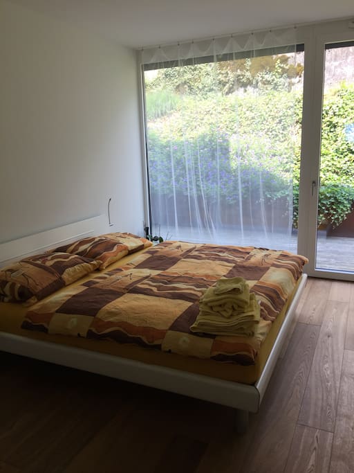 Privatzimmer Doppelbett 1,80m