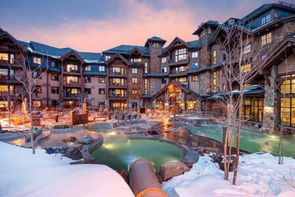 Multiple Pools and Hot Tubs
