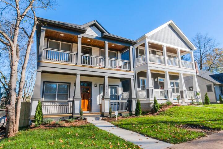 Side by Side Houses, 6 Bedrooms, 3mi to Broadway gallery image 2