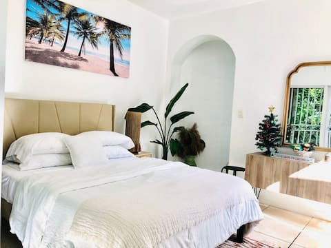 Cozy 1BR guestroom, private entrance, free parking