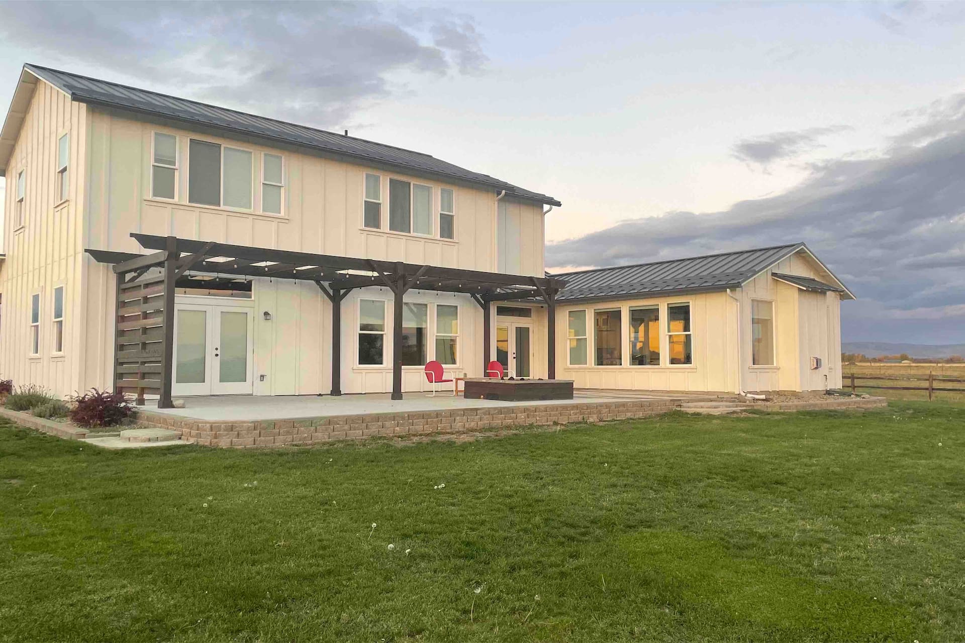 Peaceful Farmhouse stay in Ellensburg!