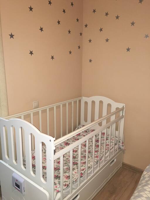 baby cot