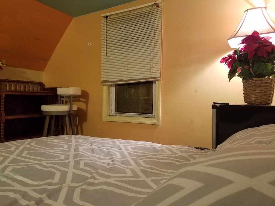 Another photo of the bedroom