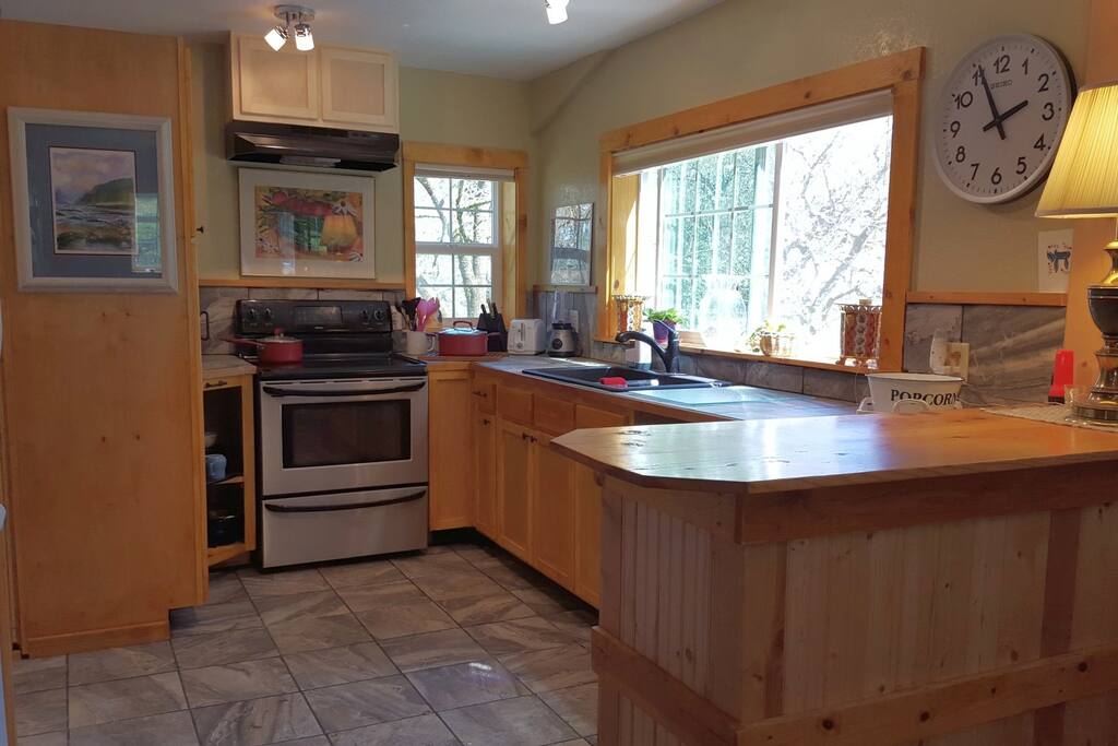 Full Kitchen/View of Front Courtyard