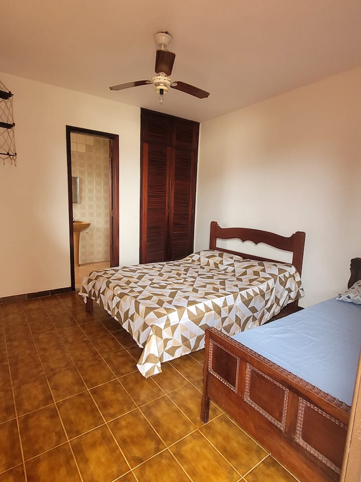 საძინებელი 4