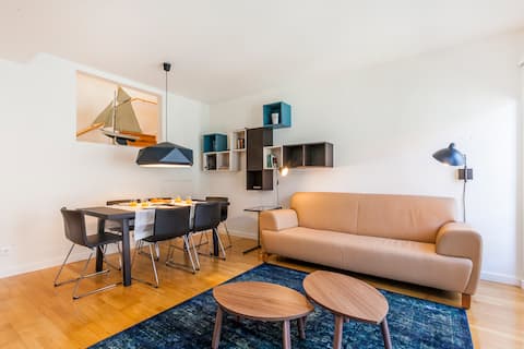 Top performing Airbnb: Modern apartment 2 min from the Bay in União Das Freguesias De Cascais E Estoril