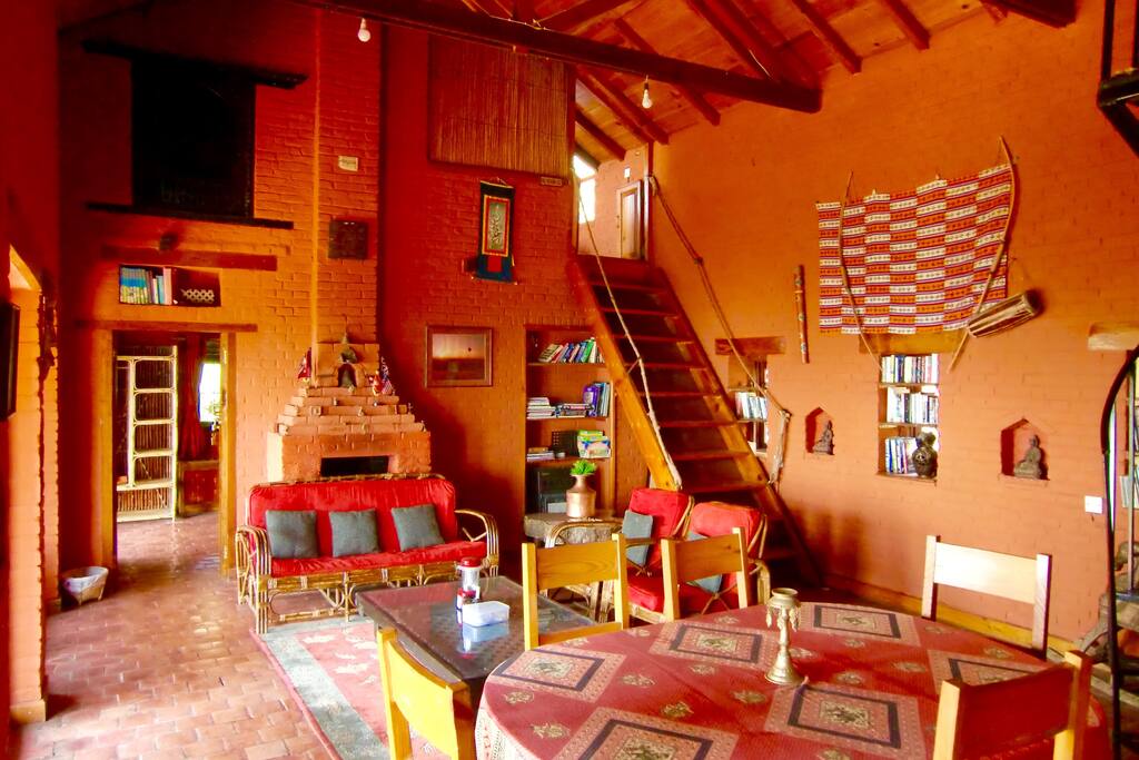 Shivapuri Heights Poinsettia Cottage -the lounge