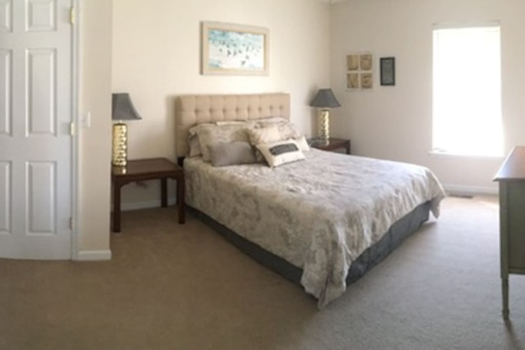 Private Bedroom with Queen Bed