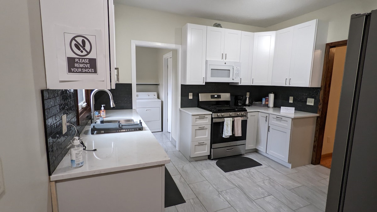 Full amenity 1 bedroom 1 lv home -No cleaning Fee