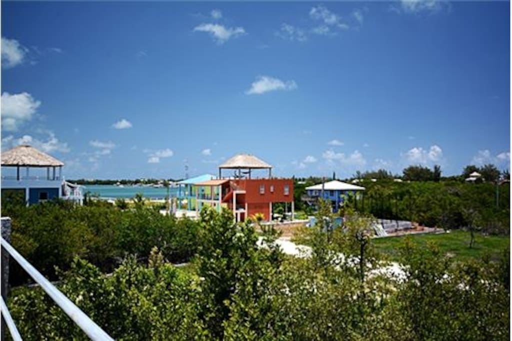 Quiet neighborhood of Caye Caulker, easy 10 minute bike ride from main village, amongst other vacation homes