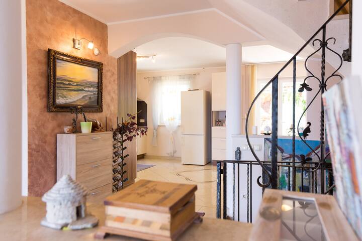 Luxury Apartment Emily with Sea View and Pool