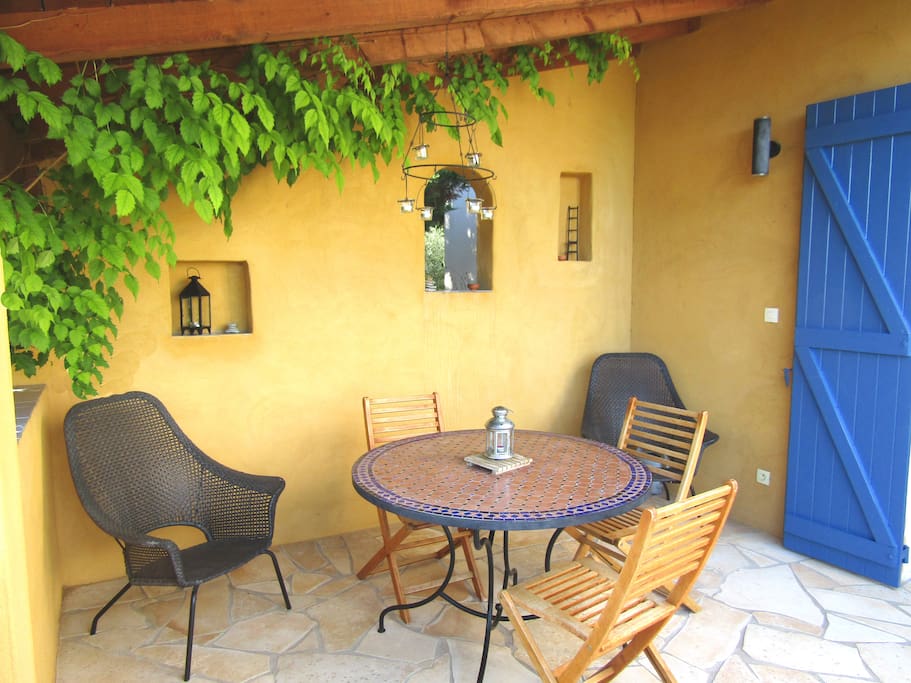 Superbe Terrasse plein sud à l'abri du Mistral