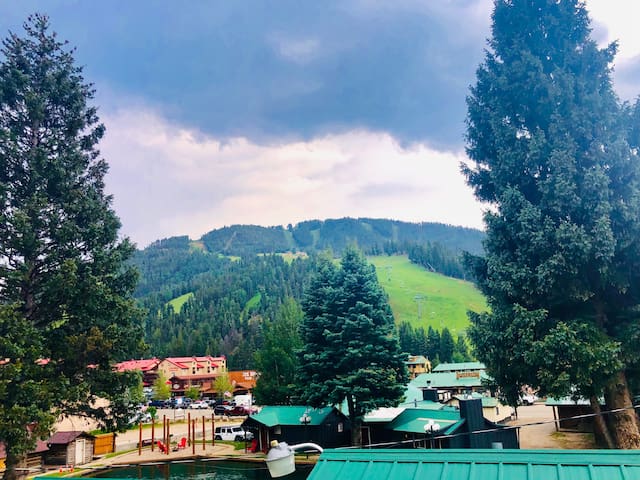 Pioneer Lodge managed Airbnb listing 2