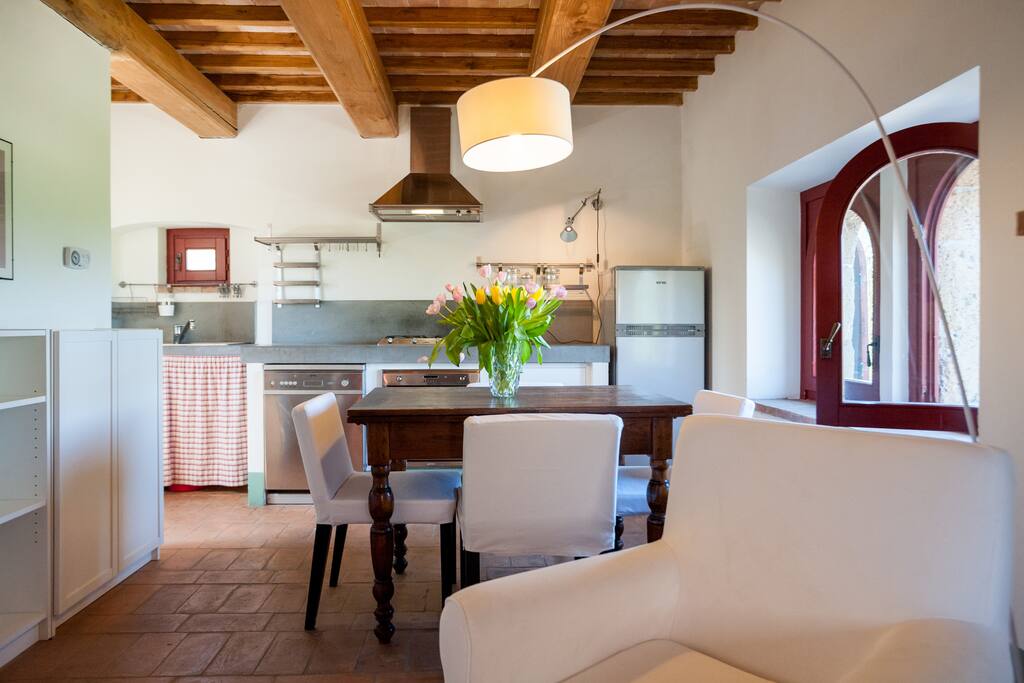 Sala pranzo e cucina