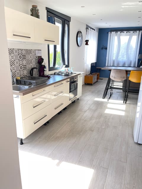 Apartment near Albert city center