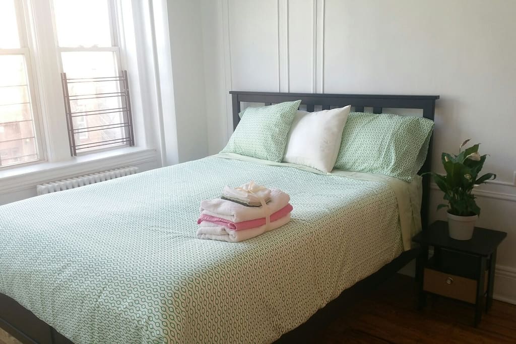 Queen size bed- bedroom #1