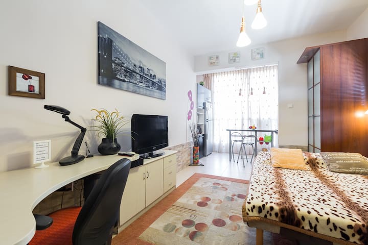 Beautiful studio in the center of Bat Yam