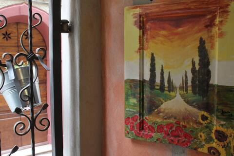 Annuncio Airbnb popolare: La Casina at Via Cresci, 14 a Montaione