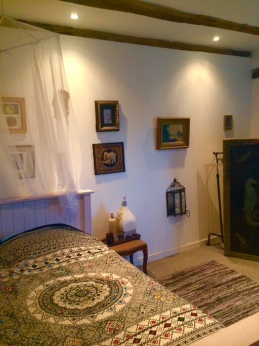comfortable single room