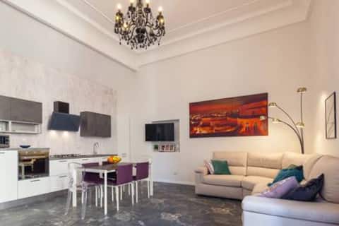 Annuncio Airbnb popolare: Casa Gaia1 the beauty of Napoli at your fingertips a Napoli