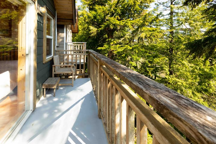 Private deck off Queen bedroom
