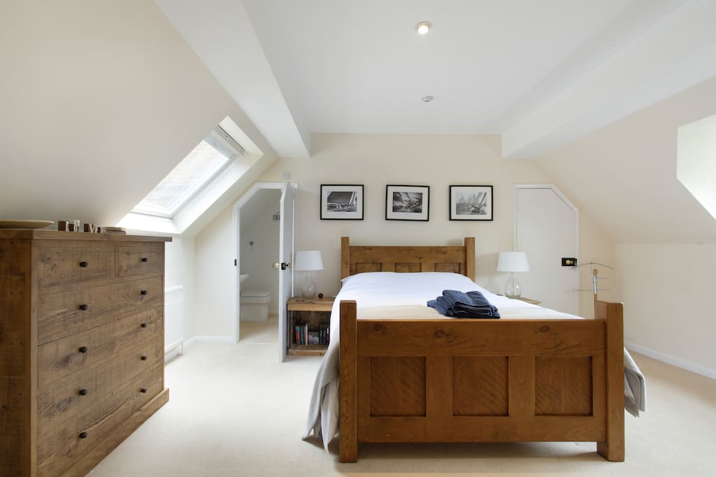 Kingsize bed - Ensuite