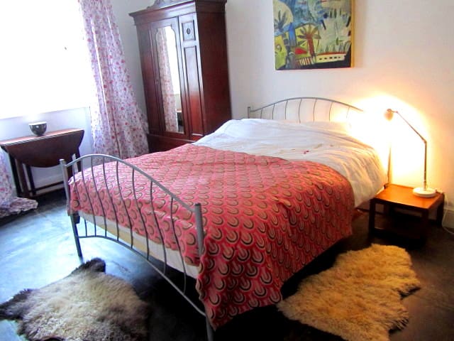 Large Bedroom In Charming Cornish Cottage Reihenhauser Zur