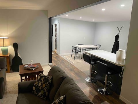 Popular Airbnb listing: Mid-Term Summer/Fall Rental with Hot Tub in Cottonwood Heights