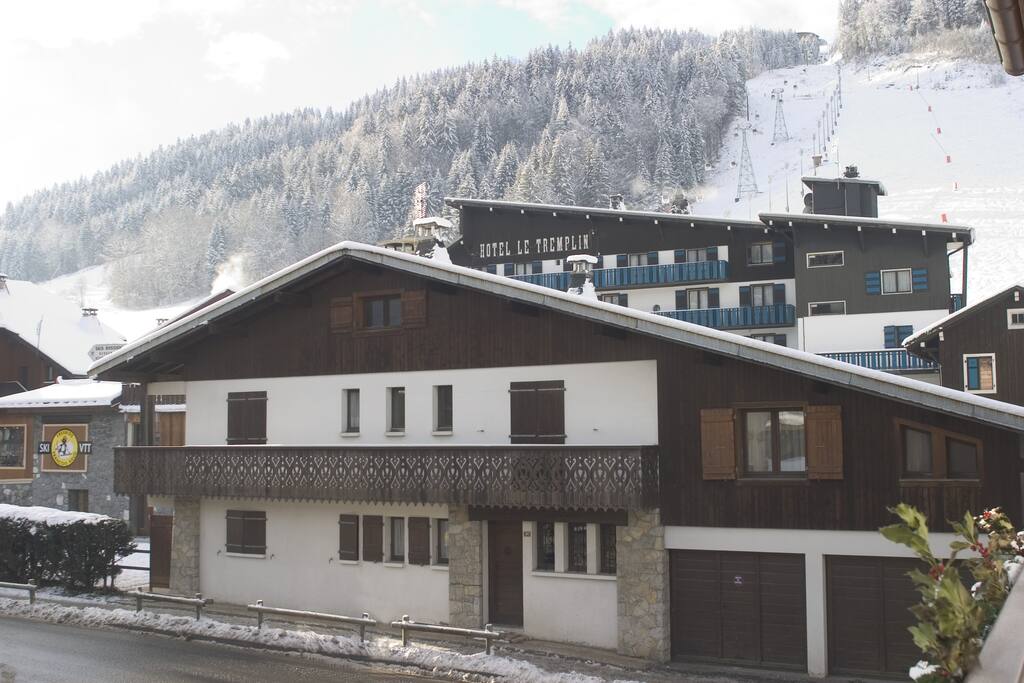 Au pied des pistes