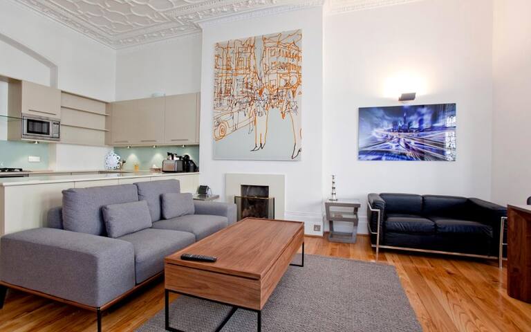 Modern Luxury with Period features, Kensington gallery image 5