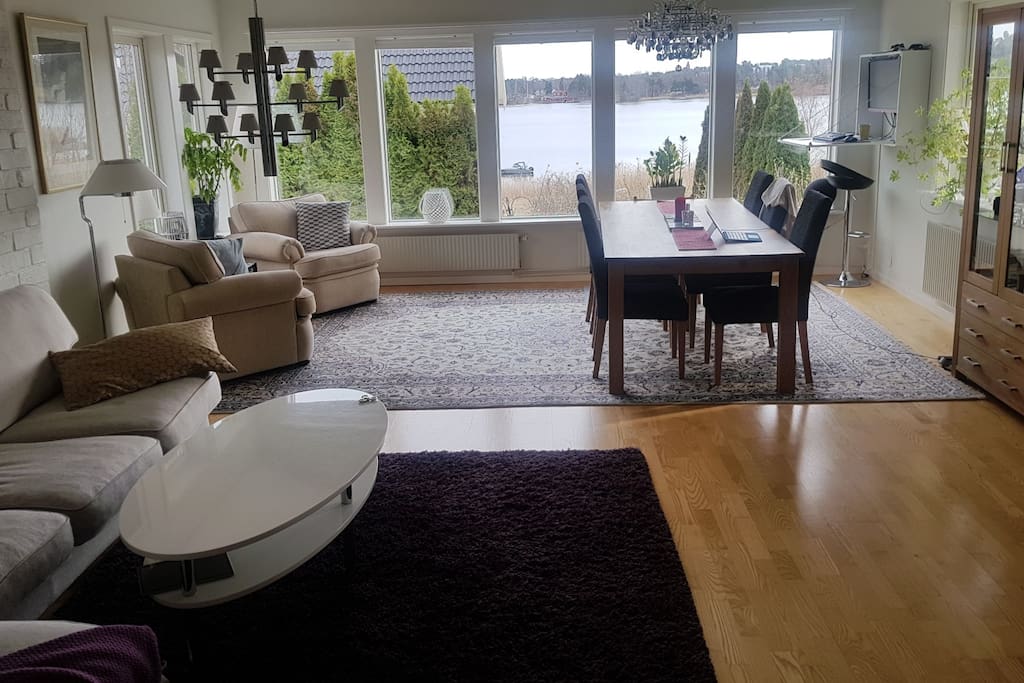 Livingroom and dining area