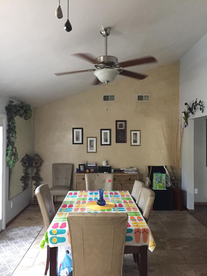 Relaxing room in Upland