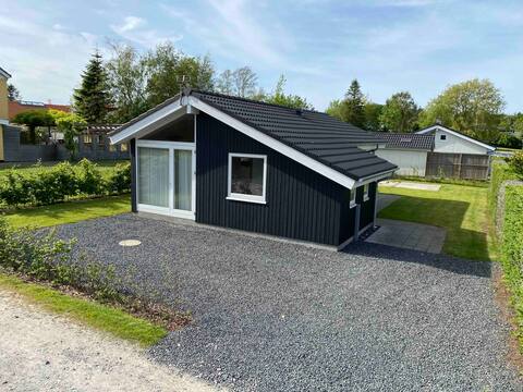 Lovely summer house with short distance to the beach.