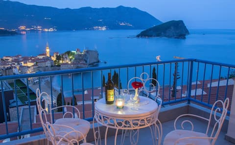 Top Airbnb: Inspiration apartment 4 VISTA Budva in Komoševina