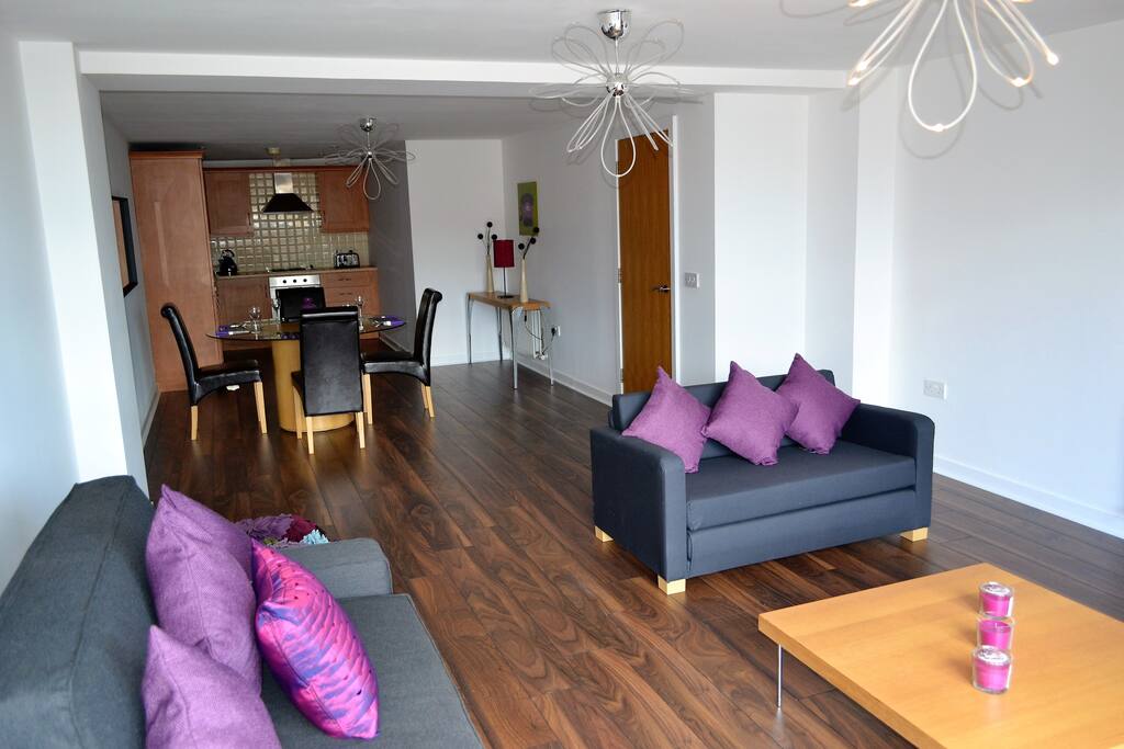 Lounge, Dining & Kitchen