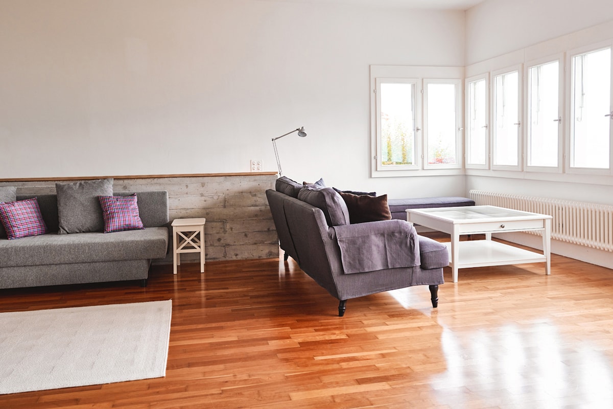 Popular Airbnb listing: The view 39 - Apartment overlooking the lake and mountains in Zentralschweiz