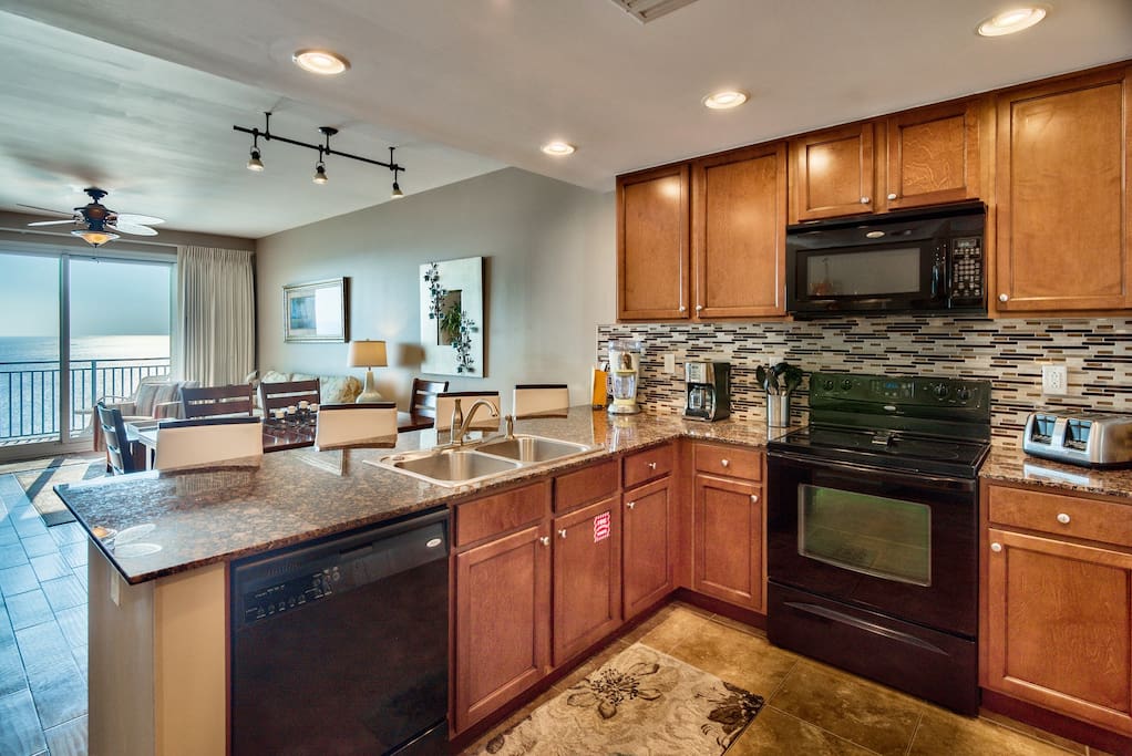Fuel up for your day of exploring PCB as you make a filling breakfast in the fully equipped kitchen.