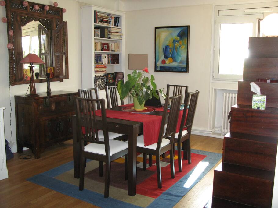 Entrée de l'appartement sur la salle à manger